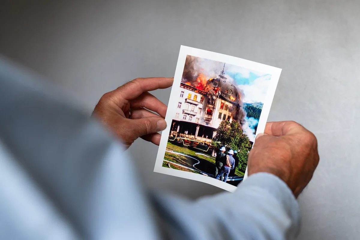 Der Brand im Jahr 1989 zerstörte es vollständig. Rolf Zollinger, der ehemalige Hoteldirektor